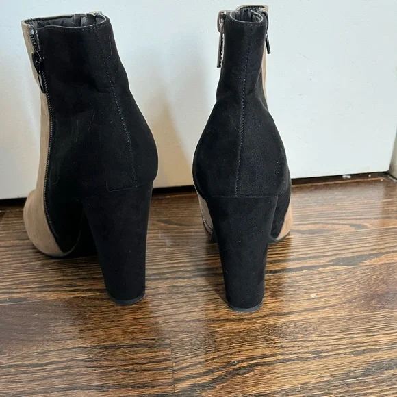 Shoe Dazzle Diane Tan Cream Black Heeled Boots booties size 9 zipper suede - Picture 6 of 10